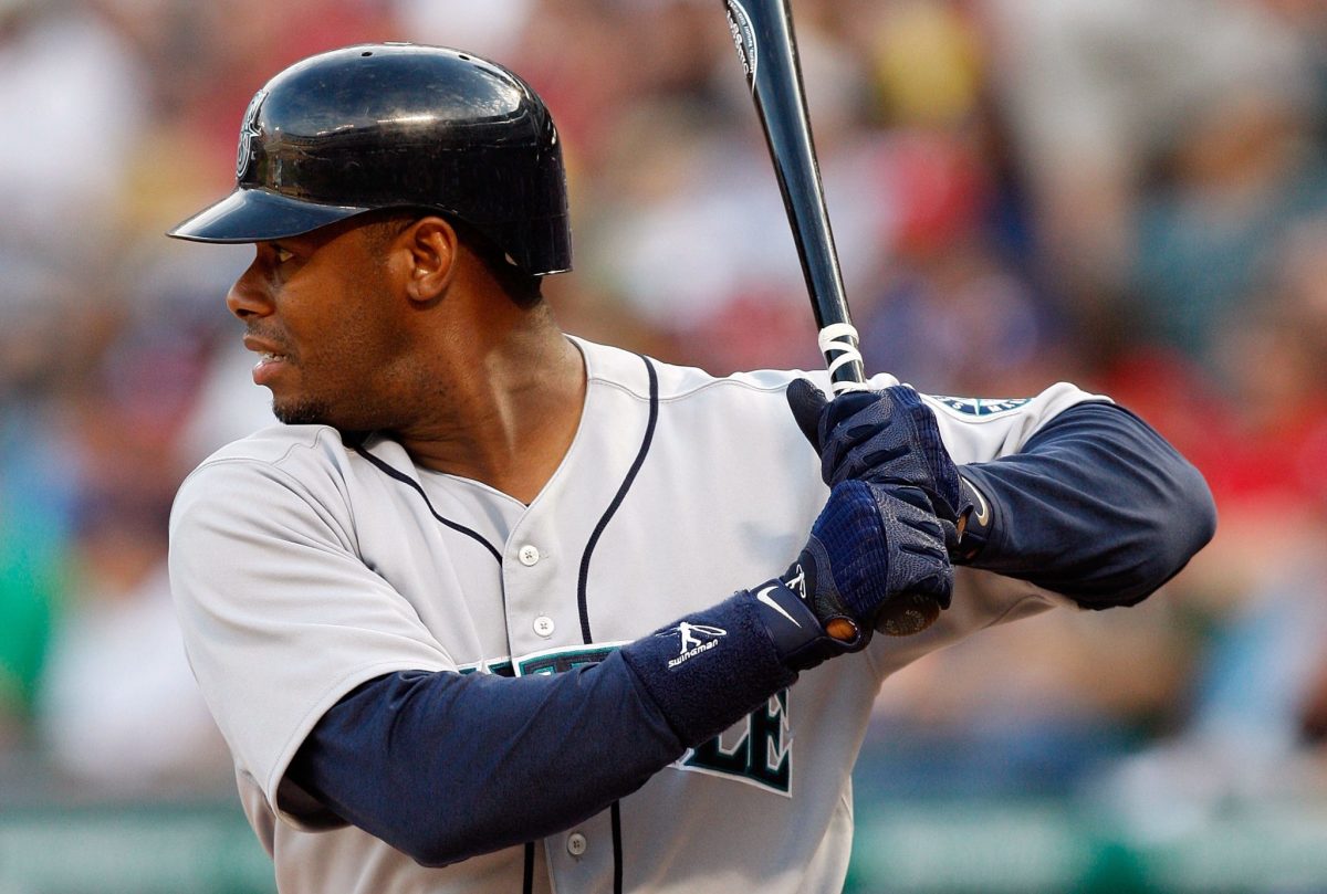 Video Of Ken Griffey Jr Going Viral Today - The Spun: What's Trending In  The Sports World Today