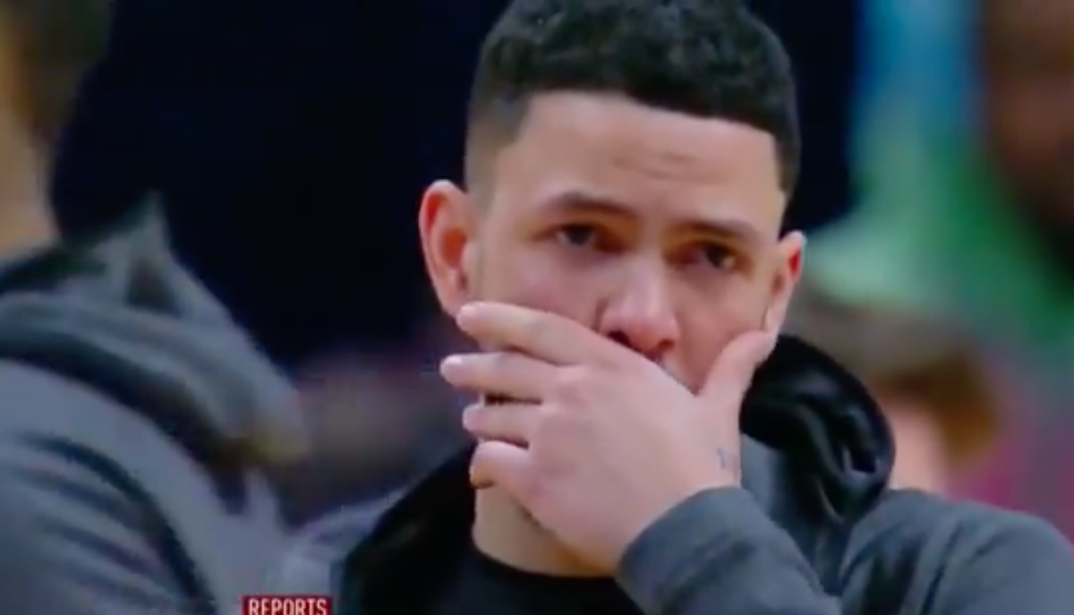 Austin Rivers reacts to Kobe Bryant's death on air.
