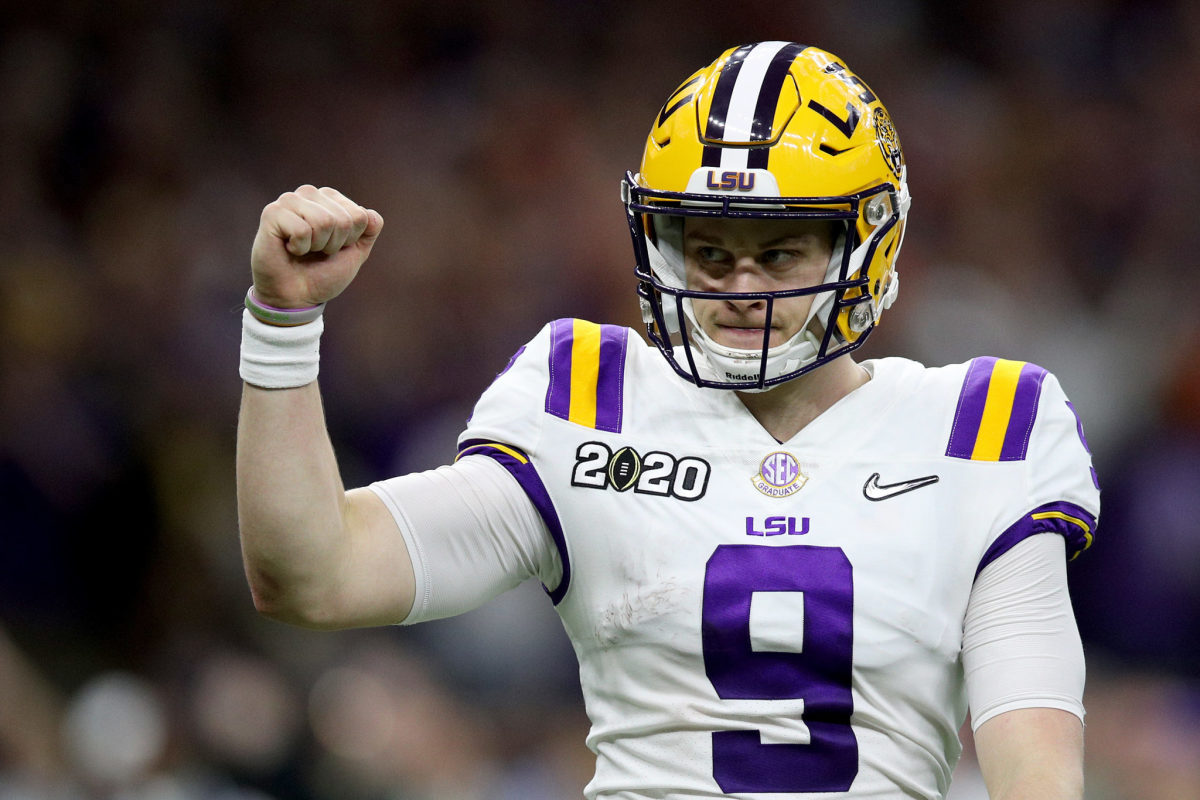 Joe Burrow fist pumps during the national championship game.