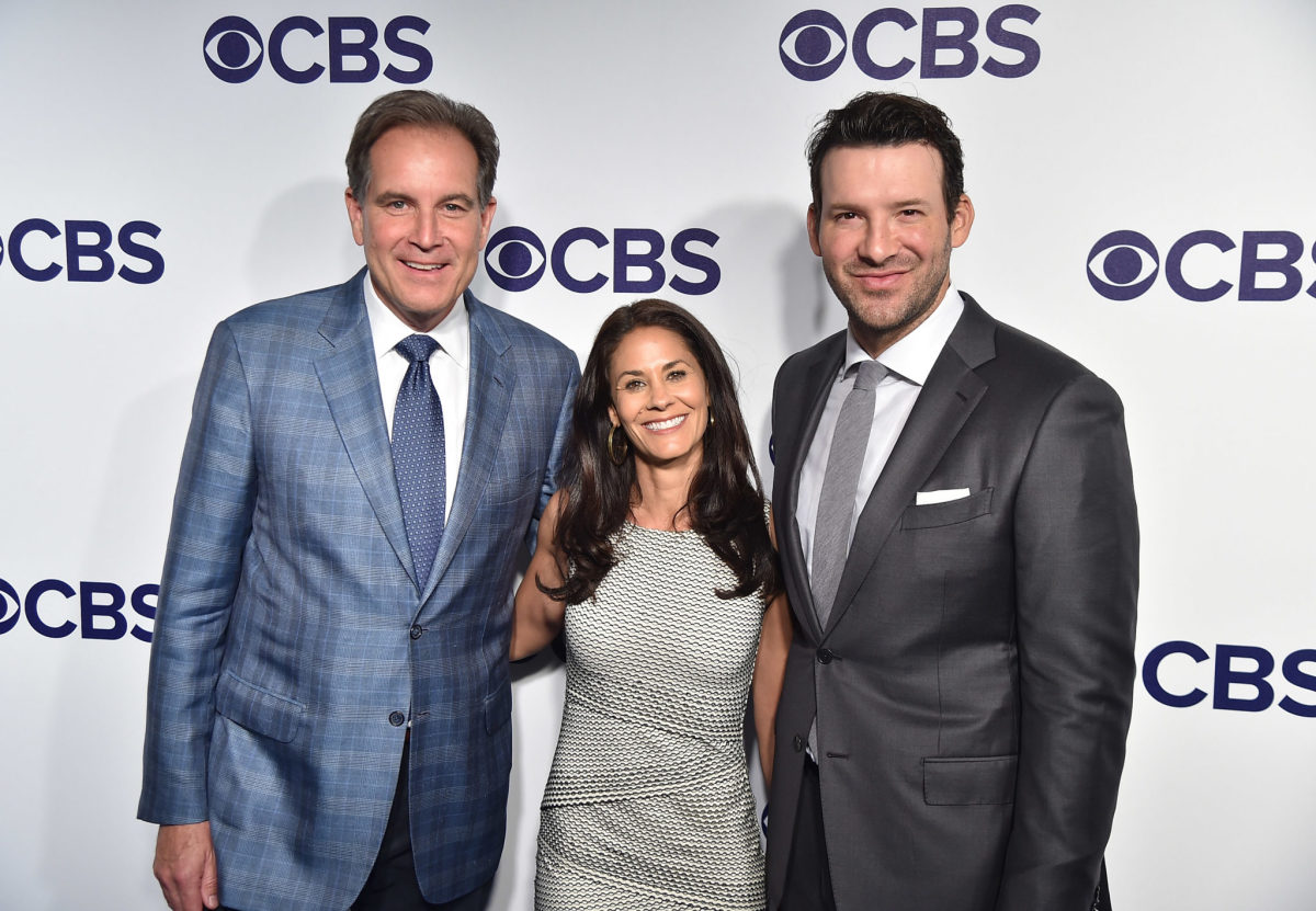 NFL World Reacts To What Jim Nantz Said About Tony Romo The Spun