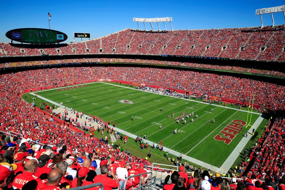 Chiefs WR Leaves Practice On Cart After Awkward Landing The Spun