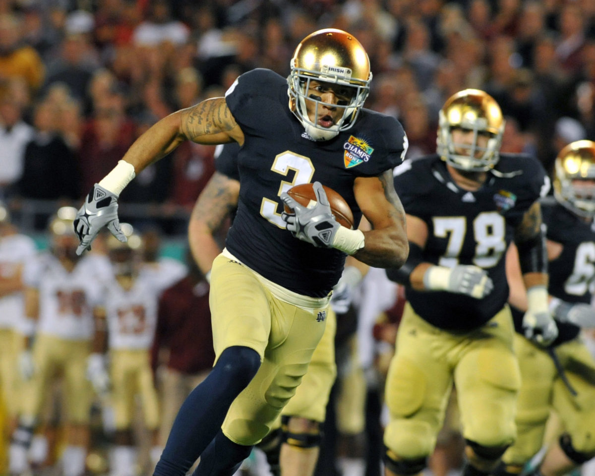 Michael Floyd running the ball for Notre Dame.
