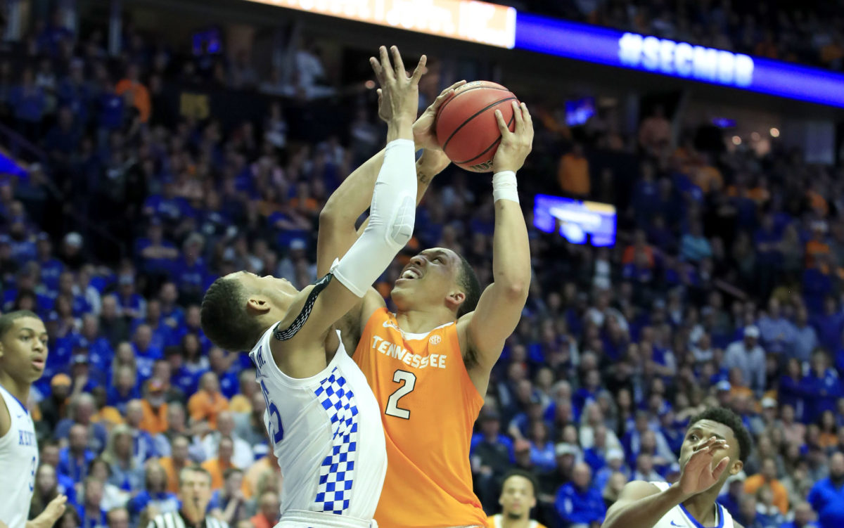 Grant Williams plays for Tennessee against Kentucky.