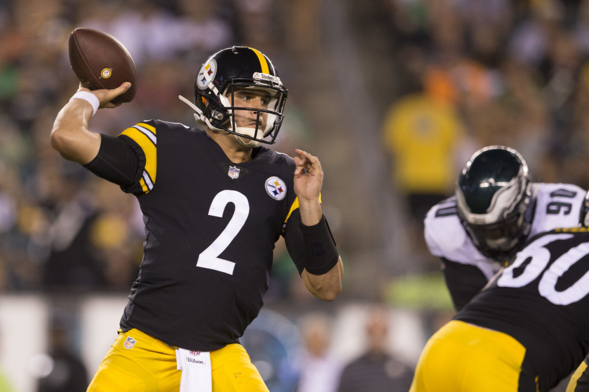 Mason Rudolph throwing the ball for the Pittsburgh Steelers.