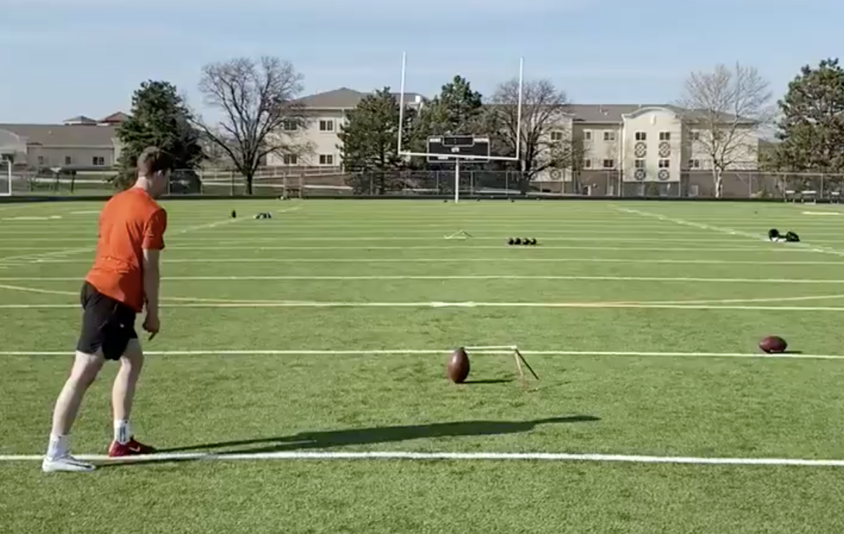 Video NFL Kicker Drills A 77Yard Field Goal By Himself The Spun