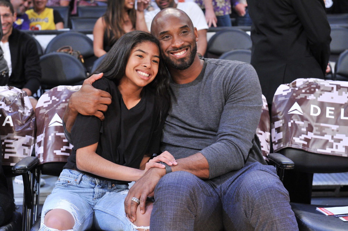 Kobe Bryant and his daughter Gianna at a Lakers game.