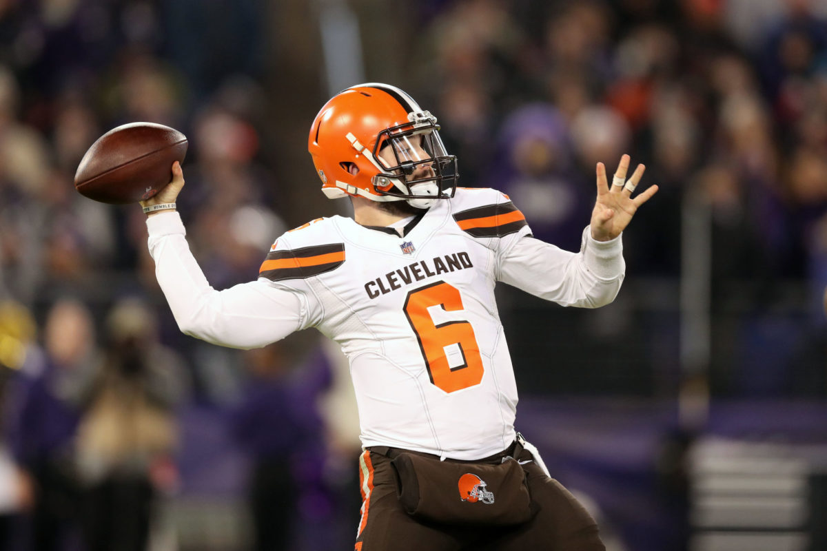 Baker Mayfield injury: Browns QB headed to locker room with hurt thumb -  Sports Illustrated