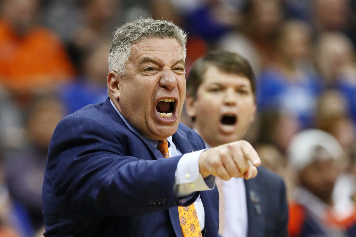 A closeup of Bruce Pearl pointing his finger.