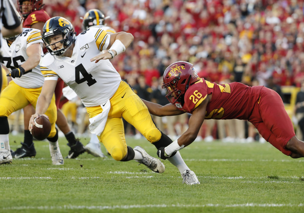 Video: Iowa Players Taunt Iowa State Fans After Win - The Spun