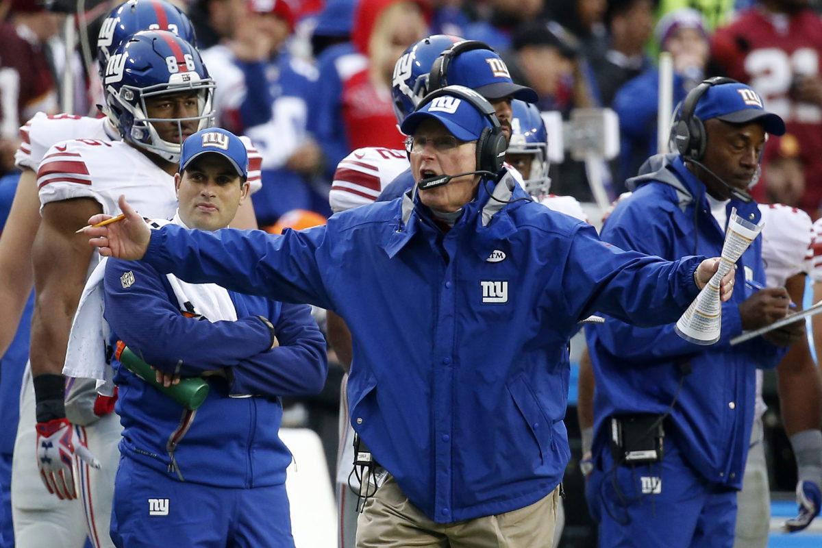 Tom Coughlin yelling during a Giants game.