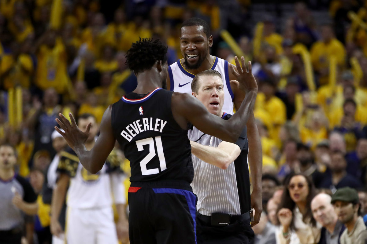 Kevin Durant argues with Patrick Beverley in playoffs.