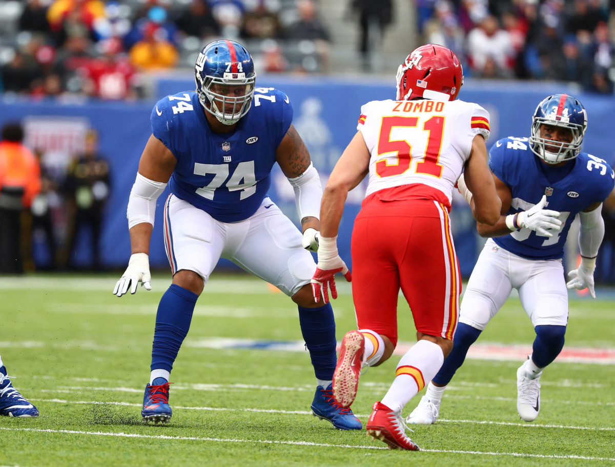 Ereck Flowers playing in a game for the New York Giants.