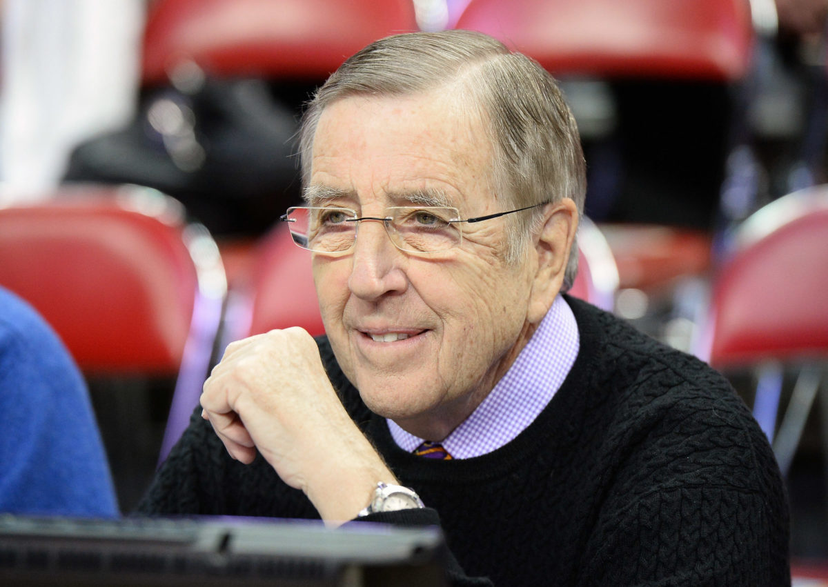 Brent Musburger calls a college basketball game.