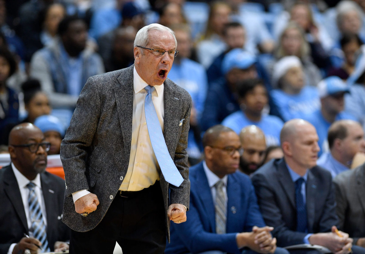 Roy Williams denies academic claims by former UNC hoops star