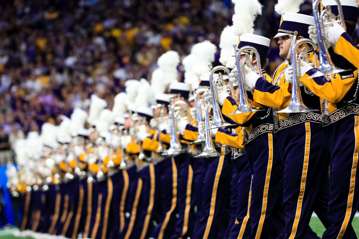 video-lsu-band-plays-neck-at-the-national-championship-the-spun