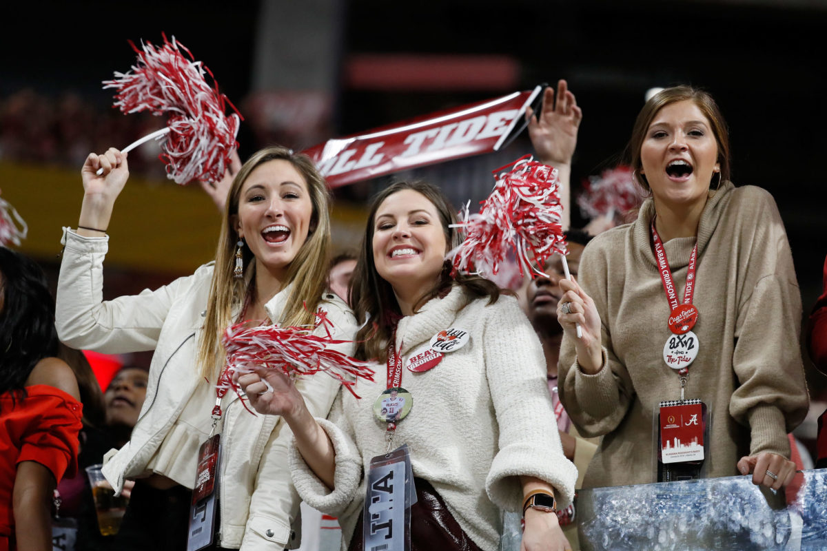 Video Dancing Alabama Fan Goes Viral During Blowout Win The Spun