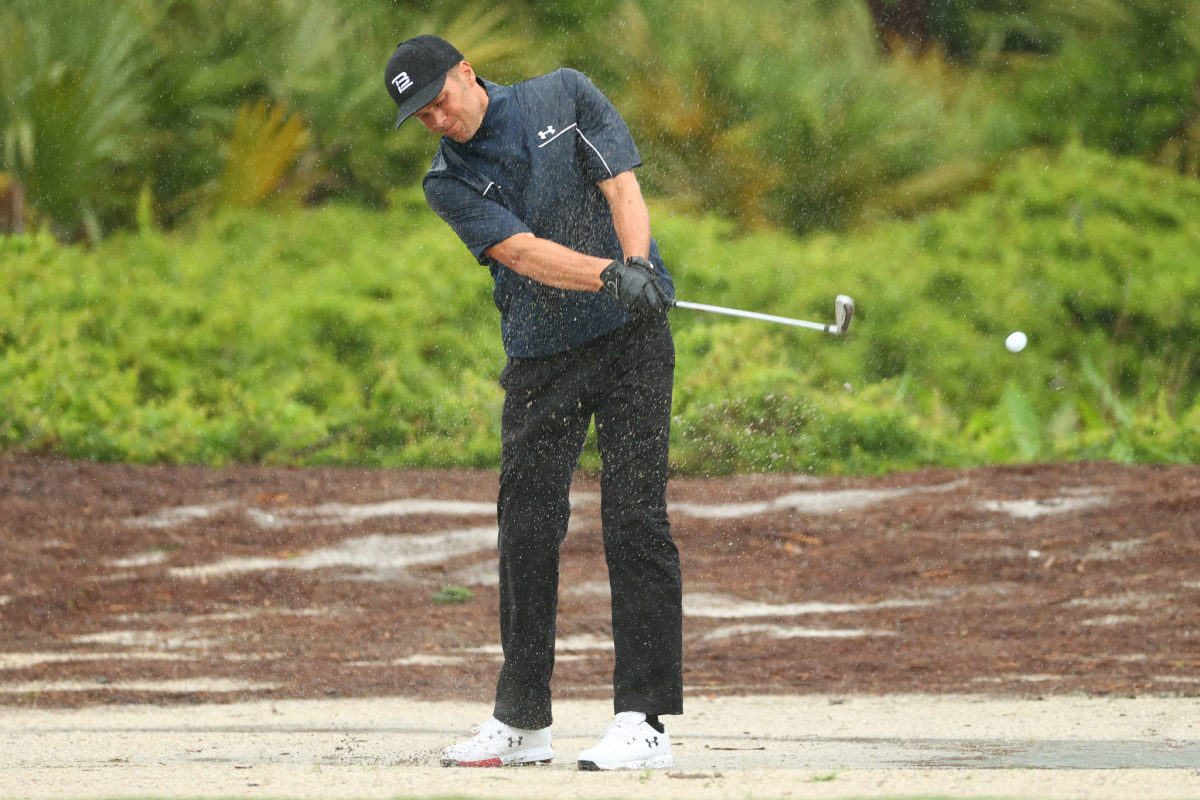 Video: Tom Brady Hits A Very Embarrassing Chip Shot - The Spun: What's  Trending In The Sports World Today