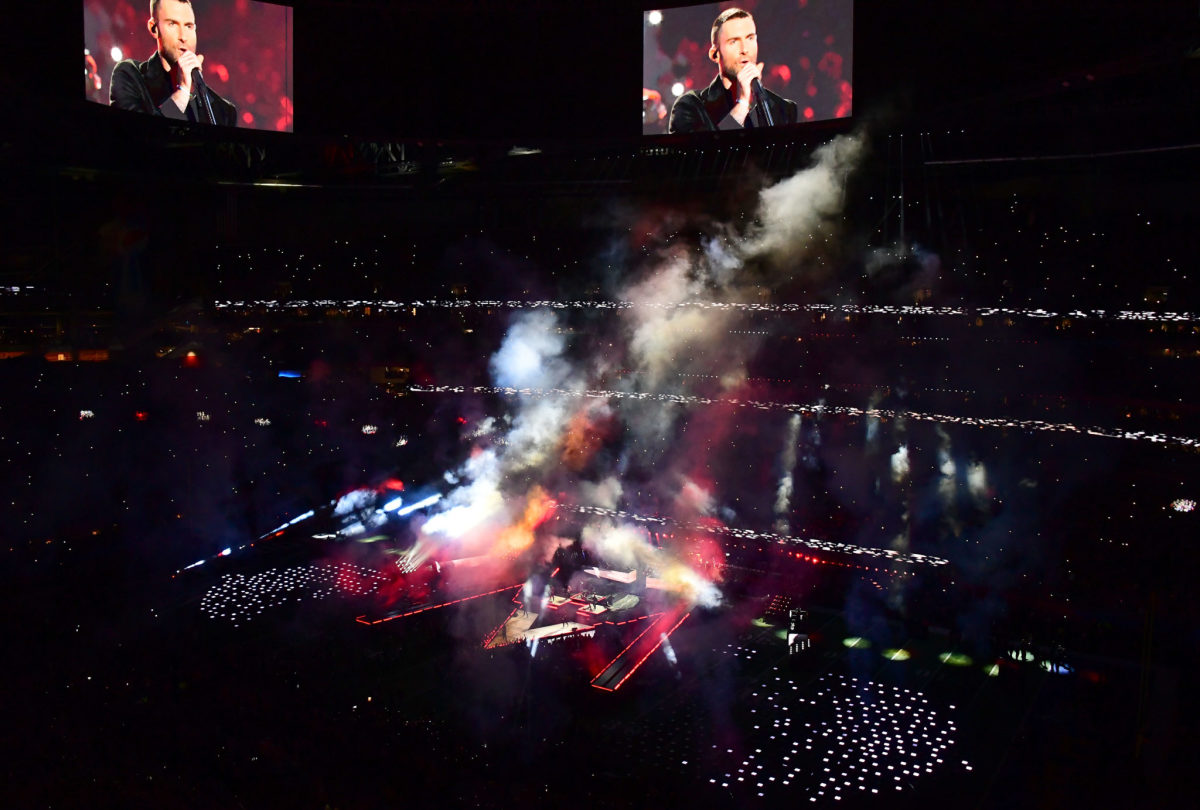 maroon 5 performs at halftime of the super bowl
