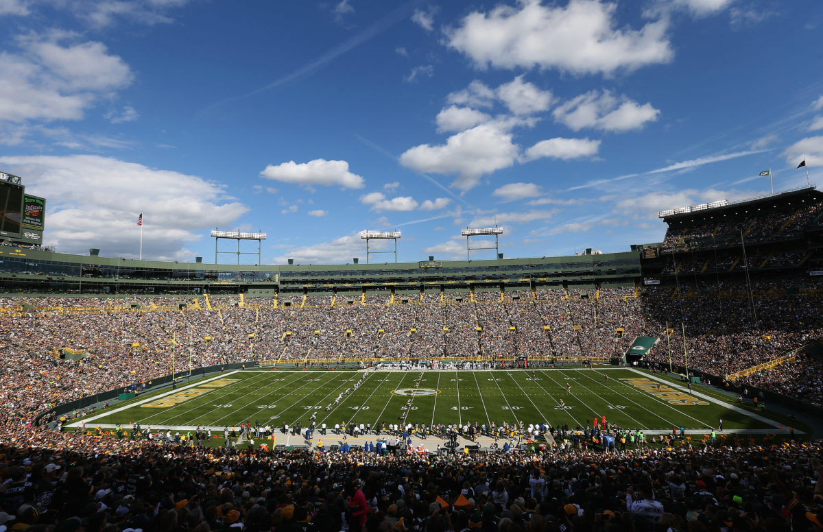 Photo: Fans At Tonight's Packers Snow Game Are Going Viral - The Spun:  What's Trending In The Sports World Today