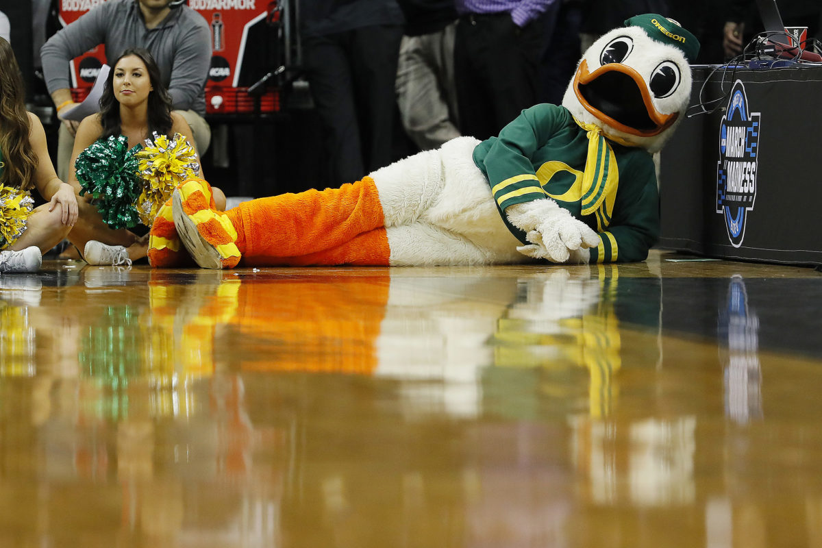 the oregon duck during the sweet 16 against virginia