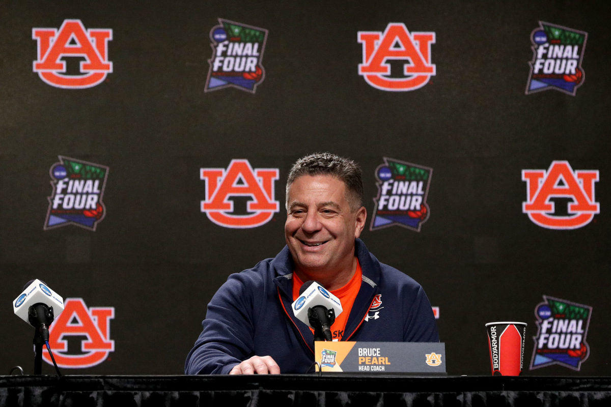 Bruce Pearl speaking to the media.