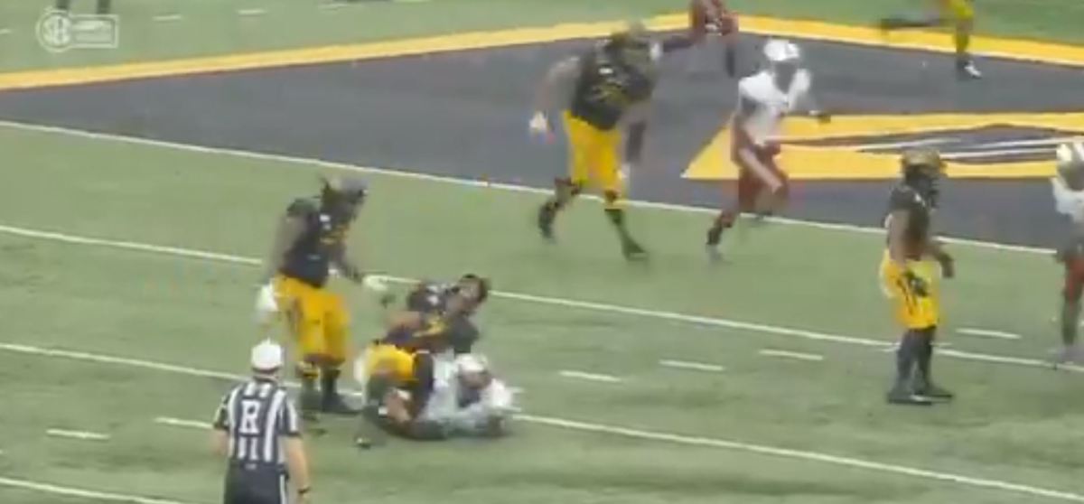 Kelly Bryant Suffers Rough Injury On Late Hit During Missouri vs