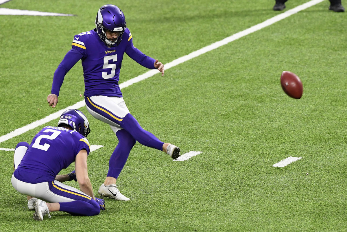 Dan Bailey kicking the ball for the Vikings.