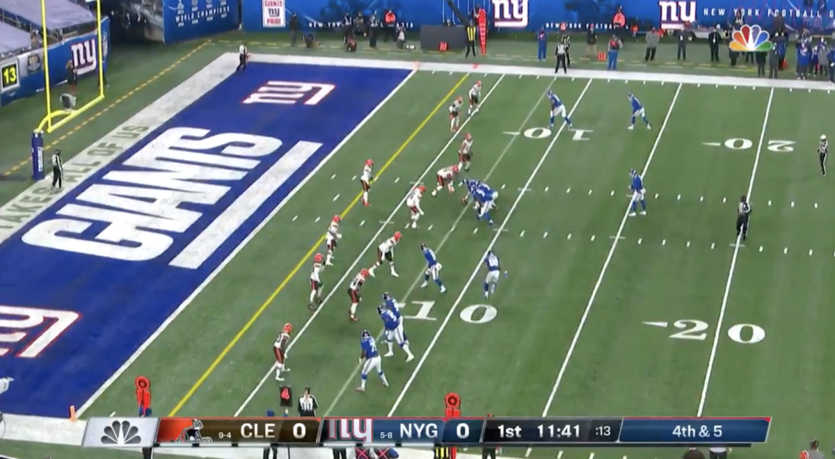 Watch: The Giants Ran The Dumbest Trick Play Of The Day - The Spun: What's  Trending In The Sports World Today