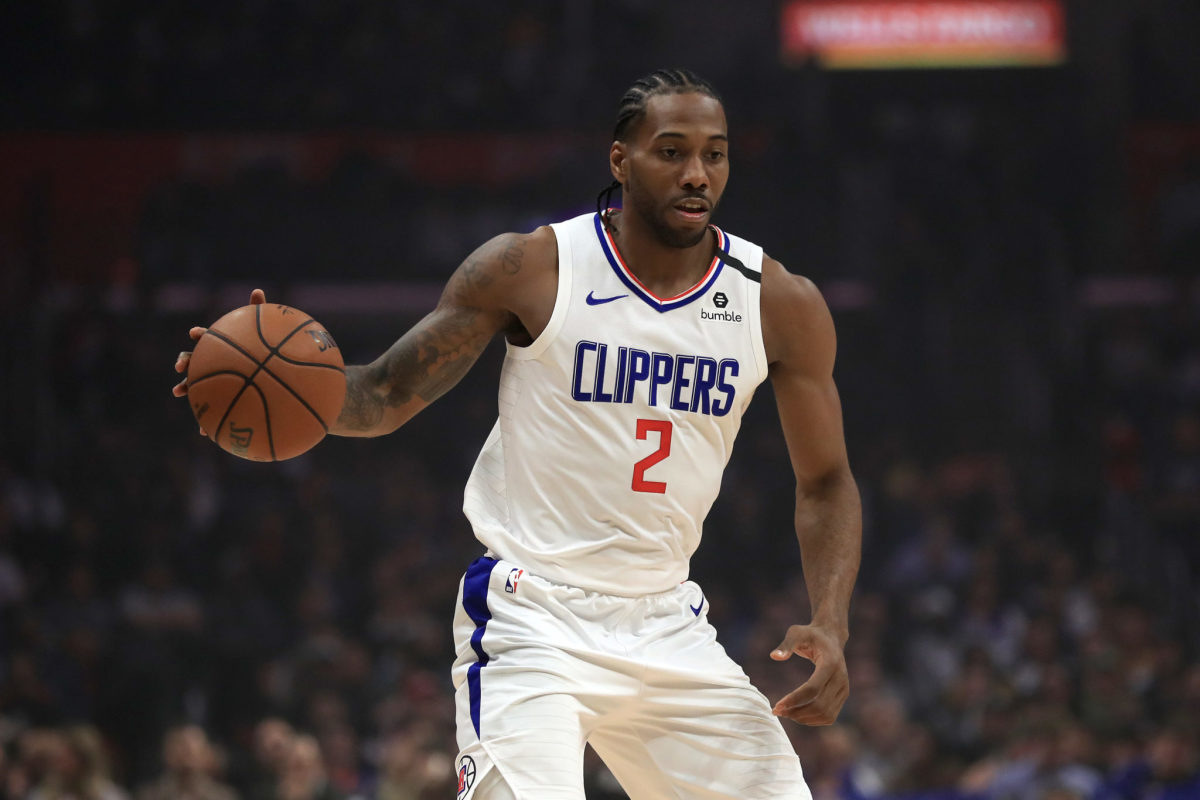 Kawhi Leonard dribbles the ball for the Los Angeles Clippers.