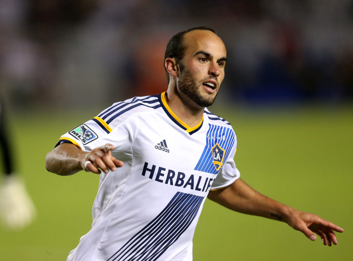 Soccer World Reacts To Landon Donovan Pulling Team Off The Field - The ...