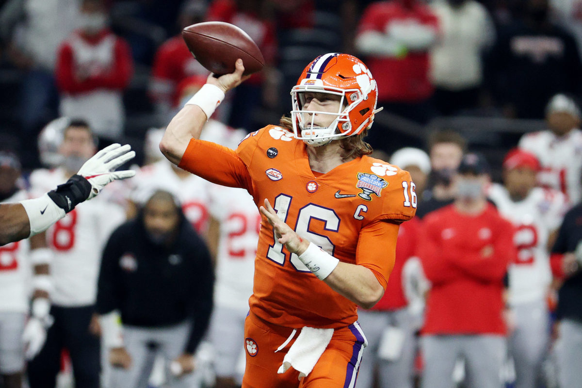 Trevor Lawrence throwing against Ohio State.
