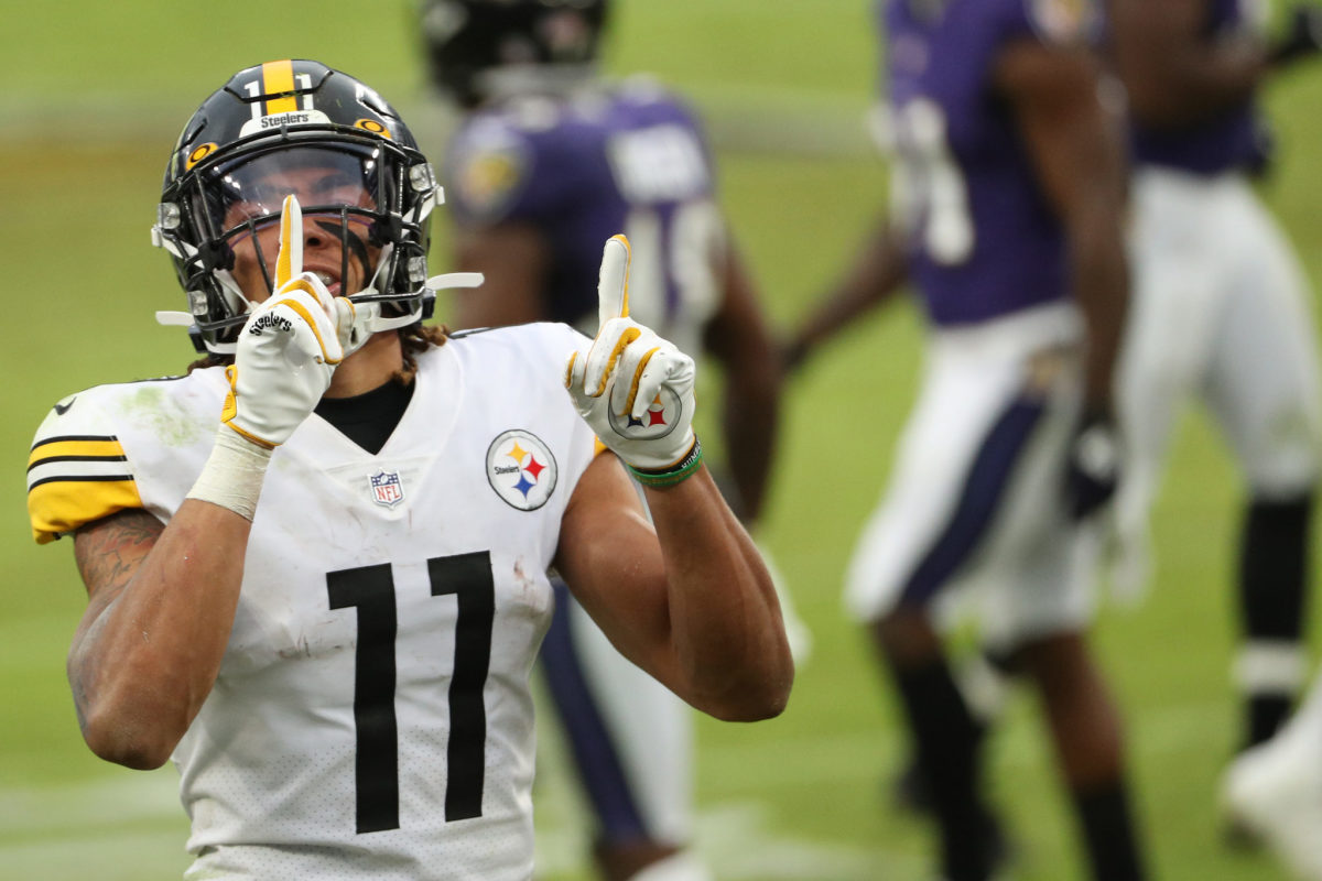 Pittsburgh Steelers wide receiver Chase Claypool on the field against Baltimore.