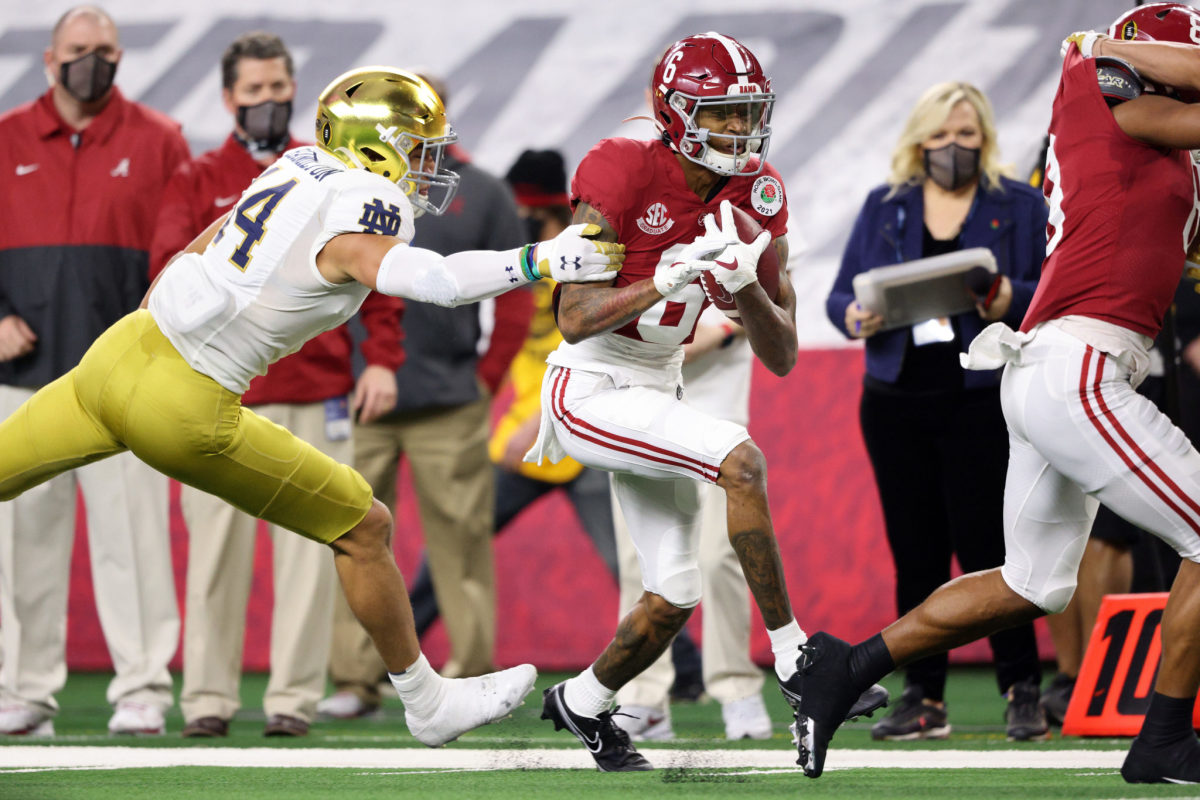 Fans Are Drooling Over DeVonta Smith's Performance Tonight - The Spun