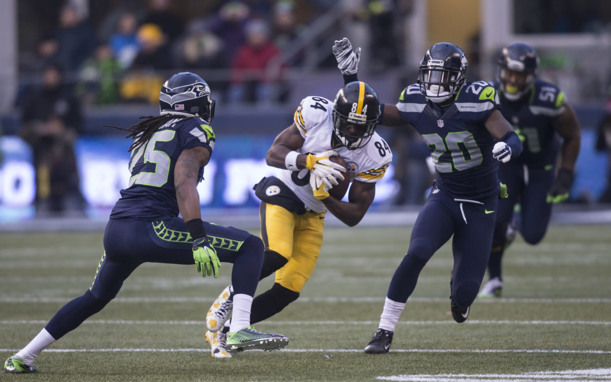Antonio Brown hauls in a pass during a Pittsburgh Steelers game against the Seattle Seahawks in 2015.