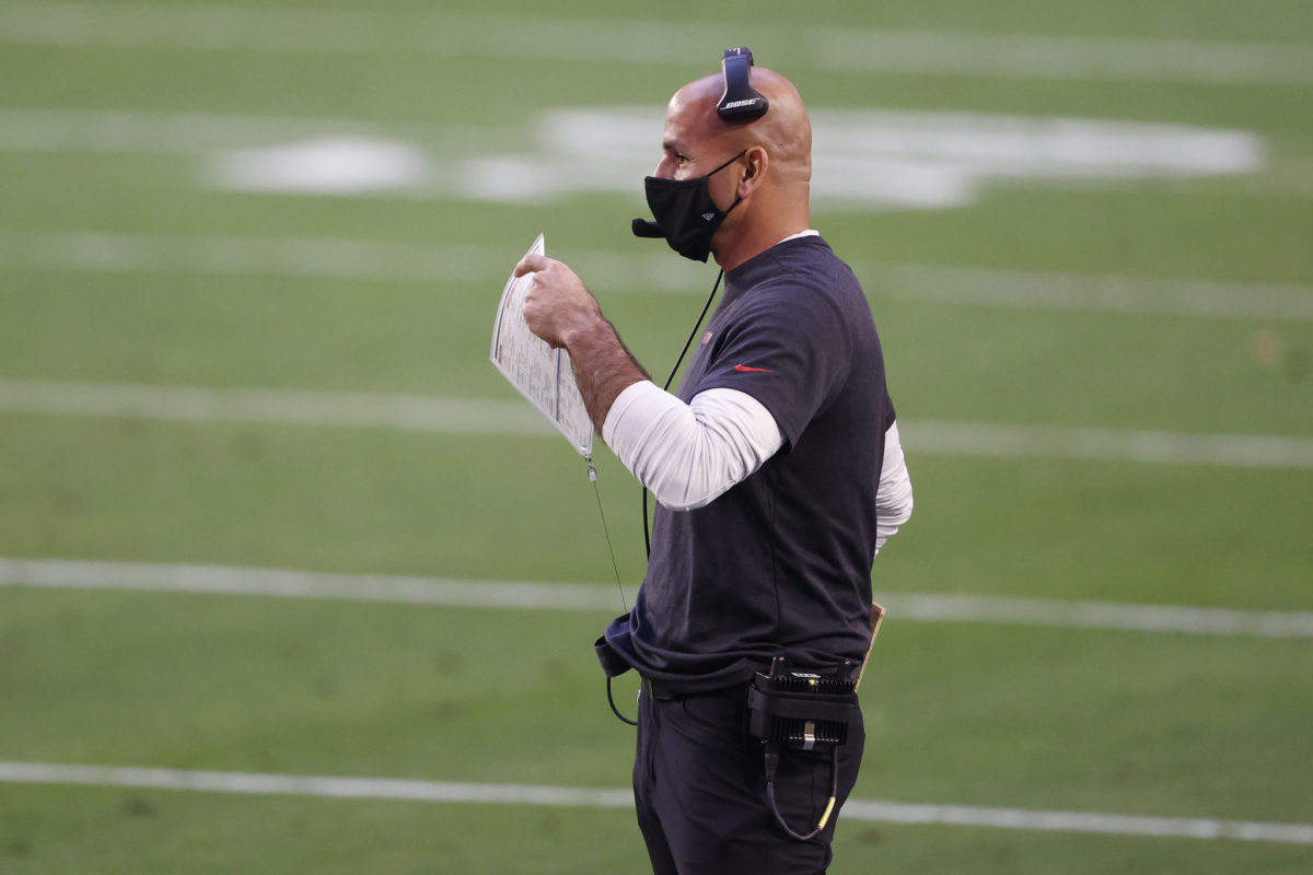 Robert Saleh on the field as the defensive coordinator of the San Fransisco 49ers