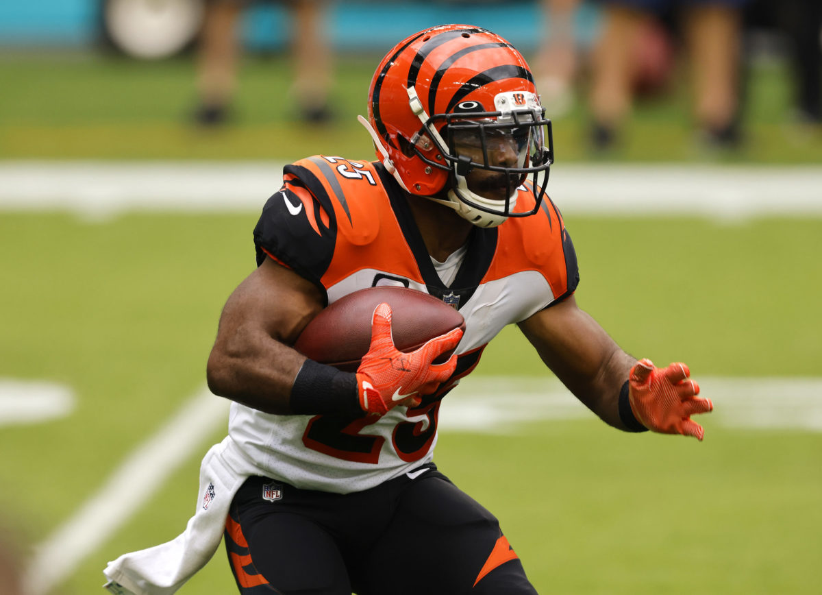 Former Cincinnati Bengals running back Giovani Bernard to Sign One