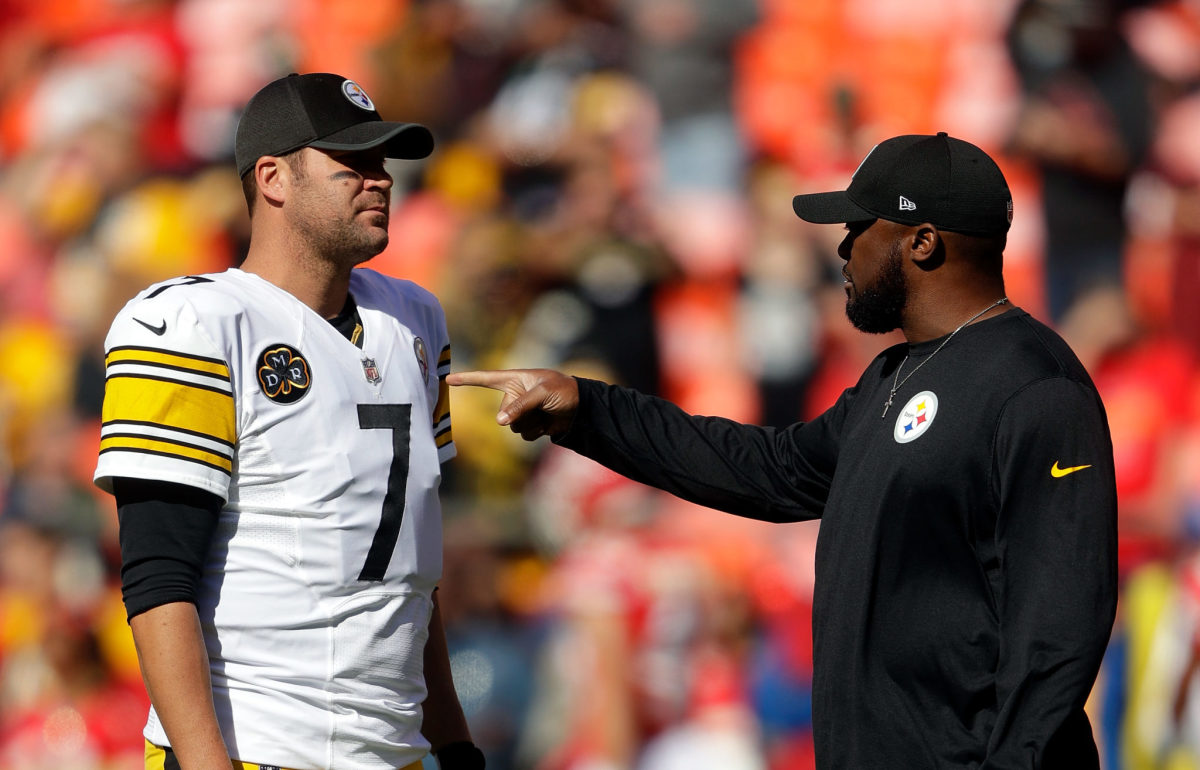 Ben Roethlisberger of the Pittsburgh Steelers and Head Coach Mike