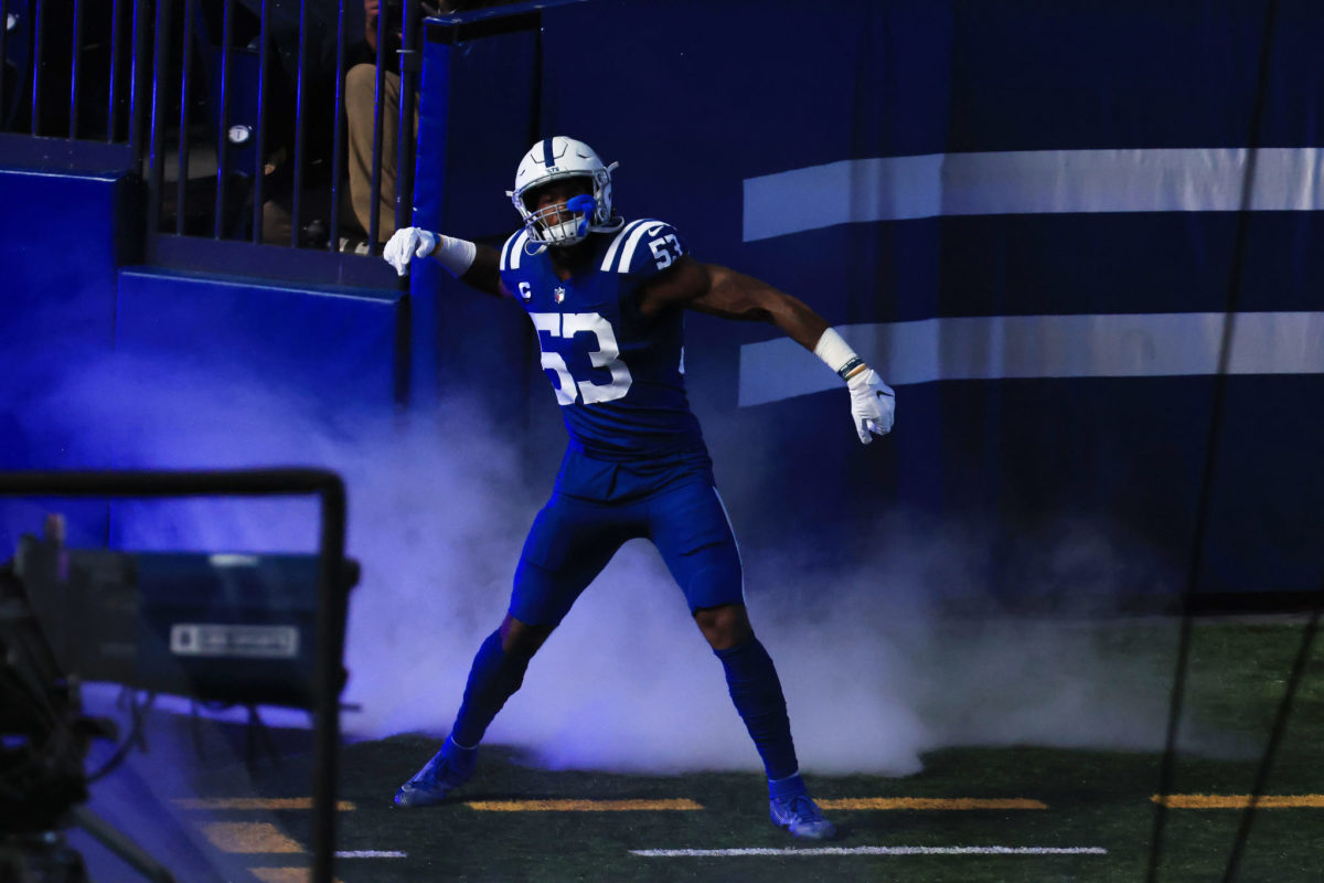Darius Leonard on the field for the Colts.