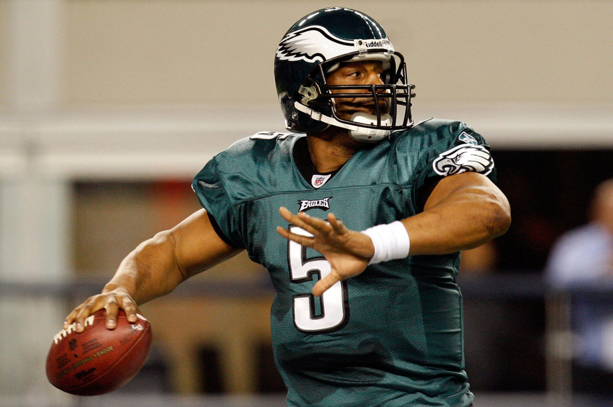 Eagles trade Donovan McNabb to Redskins 