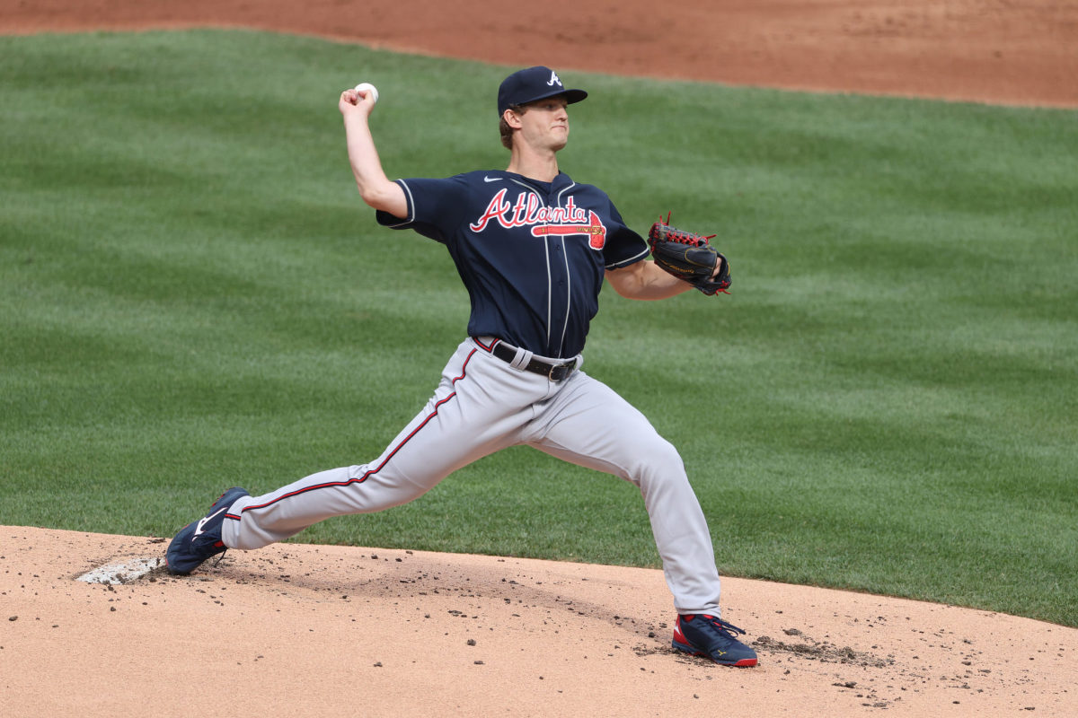 Mike Soroka has to be helped off the field with foot injury vs. Mets (Video)