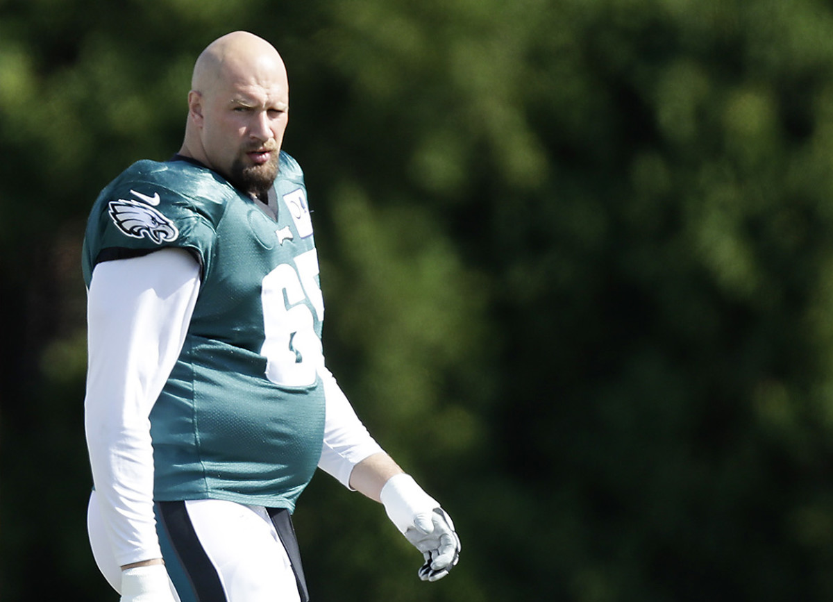 NFL - Philadelphia Eagles OT Lane Johnson took some time