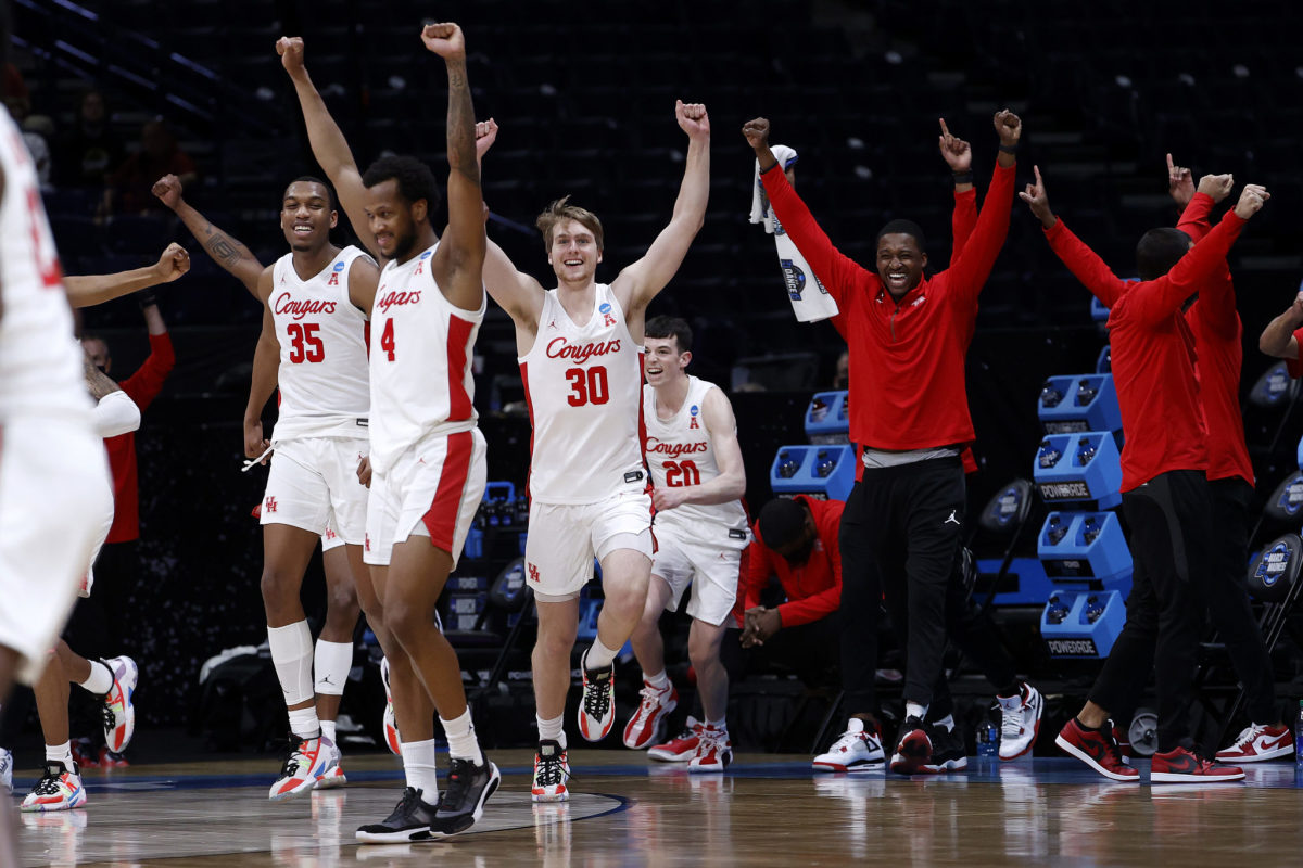 Houston players celebrate after reaching the Final Four.