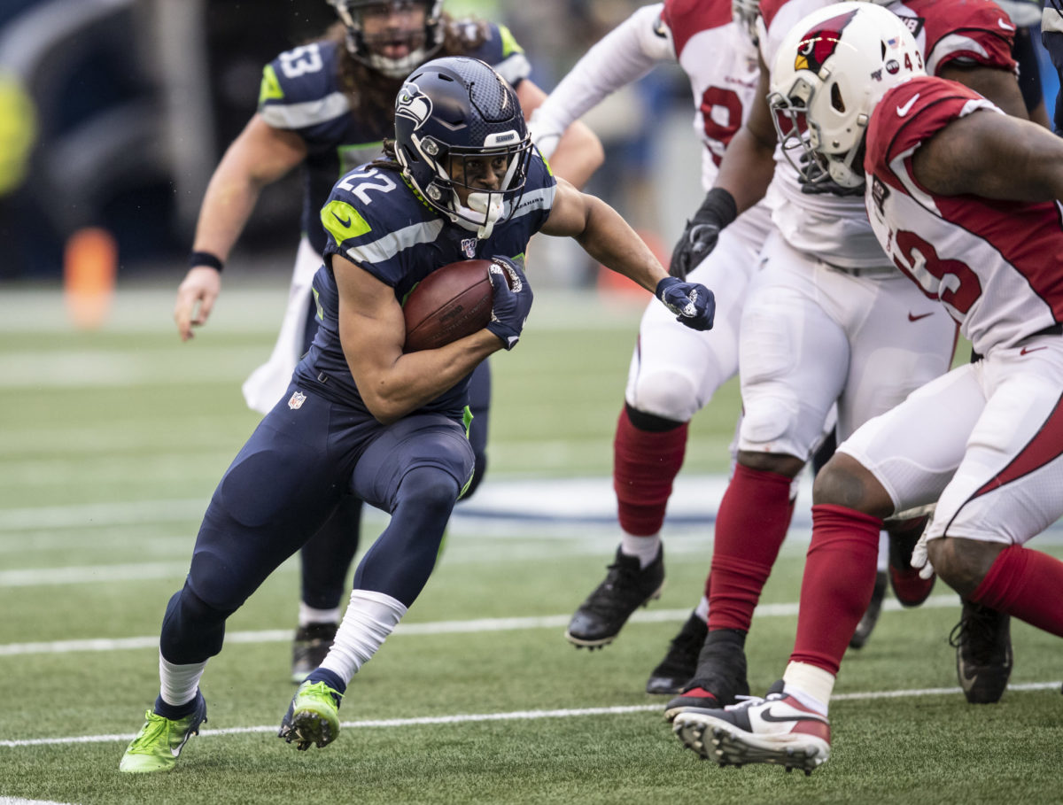 Seahawks RB C.J. Prosise runs against the Cardinals.