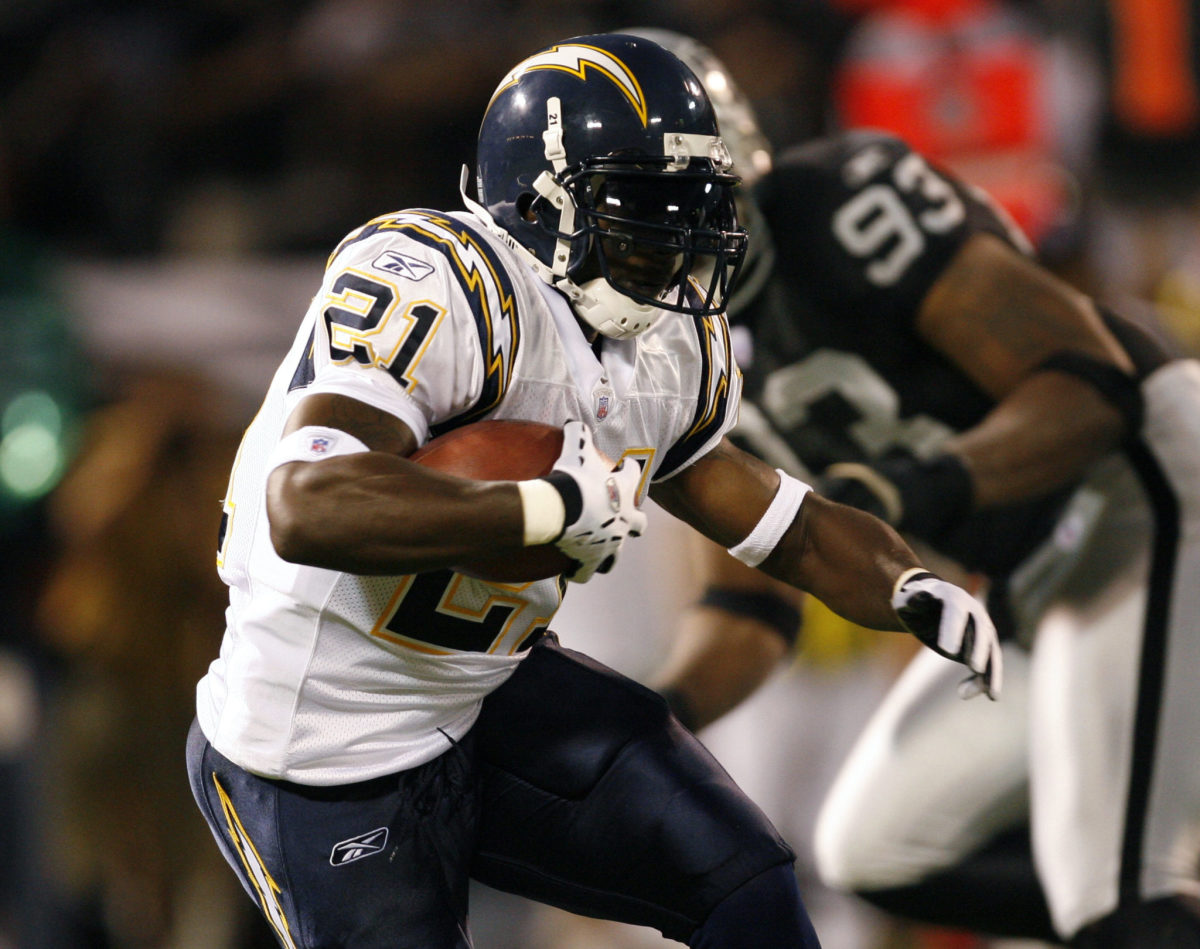 LaDainian Tomlinson running the ball for the Chargers.
