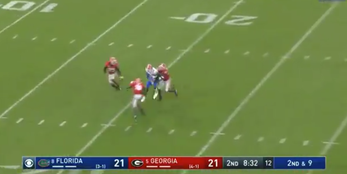 Gators' Kyle Pitts shaken up by Georgia's Lewis Cine in targeting hit