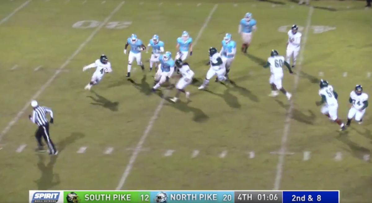Insane HS football play in Mississippi.