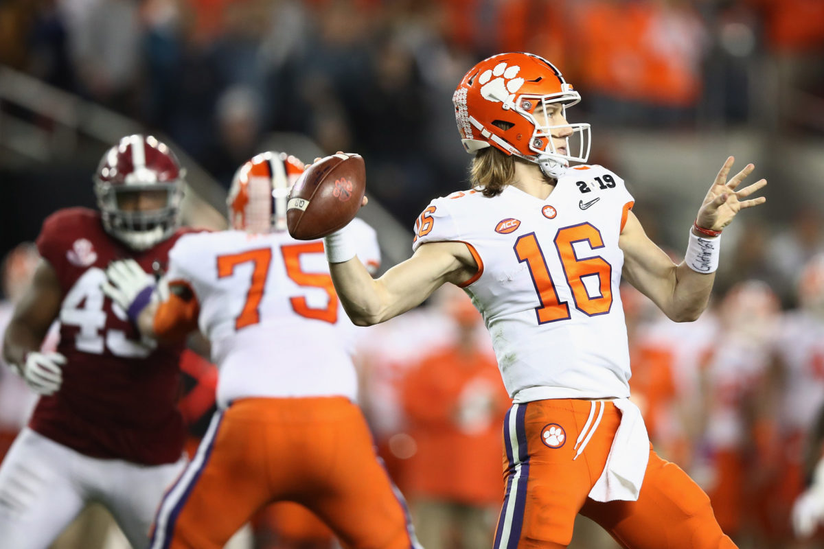 College Football World Reacts To Clemson's Performance Today - The Spun