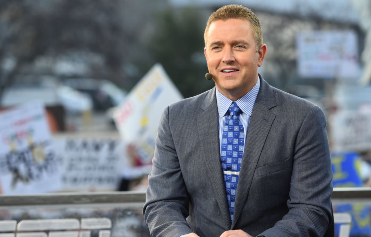Kirk Herbstreit on the set of college gameday.