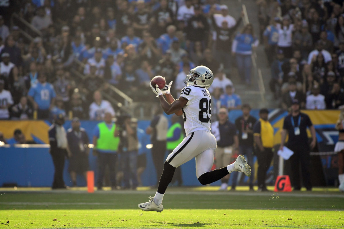 Amari Cooper catching a pass for the Raiders.