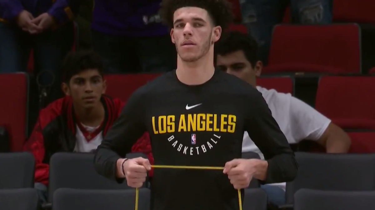 Lonzo Ball warms up before game.